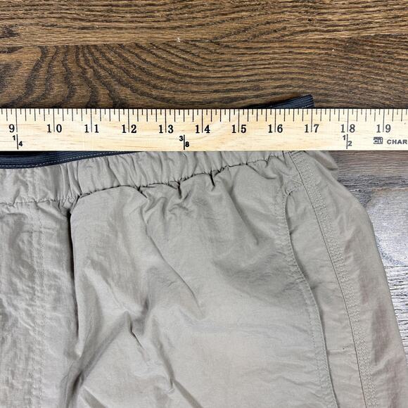 The North Face Shorts Mens XL Khaki Hiking Lightweight Zip Pocket Stow Pocket - Picture 6 of 10